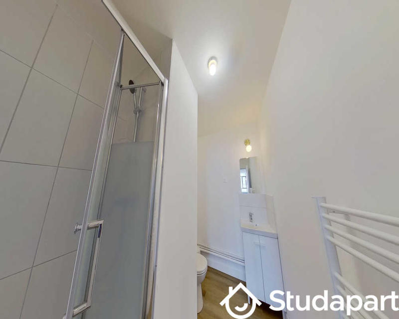 Chambre - 65 m² - 1 pièce