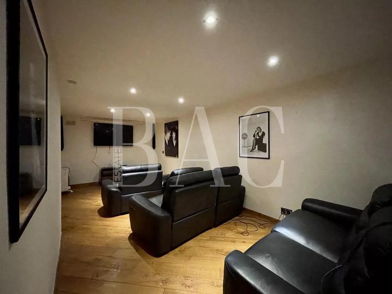 Villa - 430 m² - 12 pièces