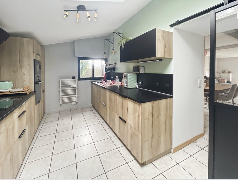 Maison - 95 m² - 5 pièces