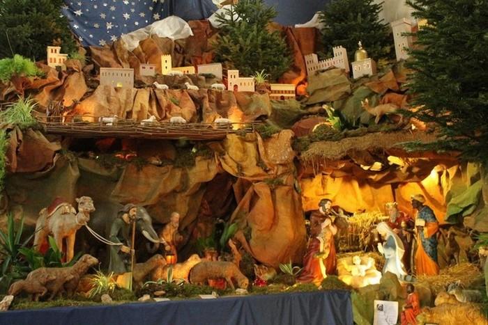 Noëlies : sentier des crèches