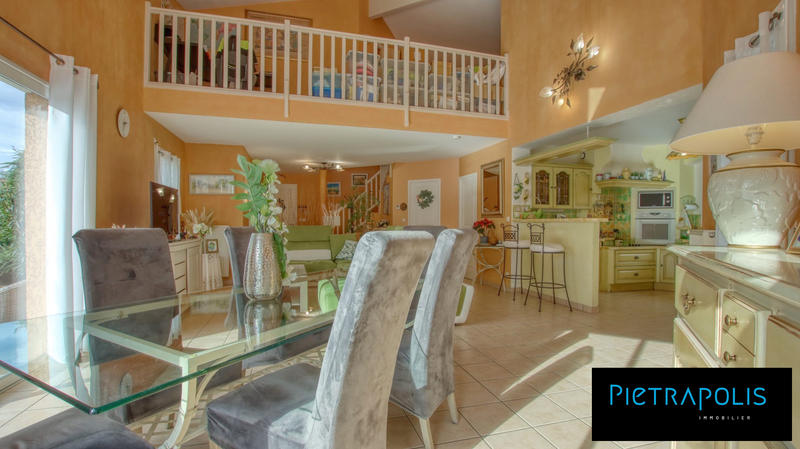 Maison - 130 m² - 5 pièces