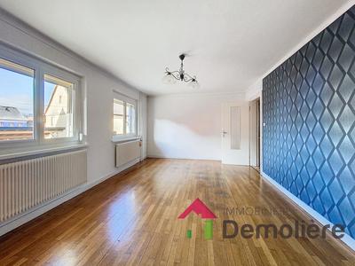 Maison - 210 m² - 10 pièces