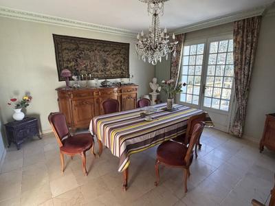 Maison - 223 m² - 6 pièces