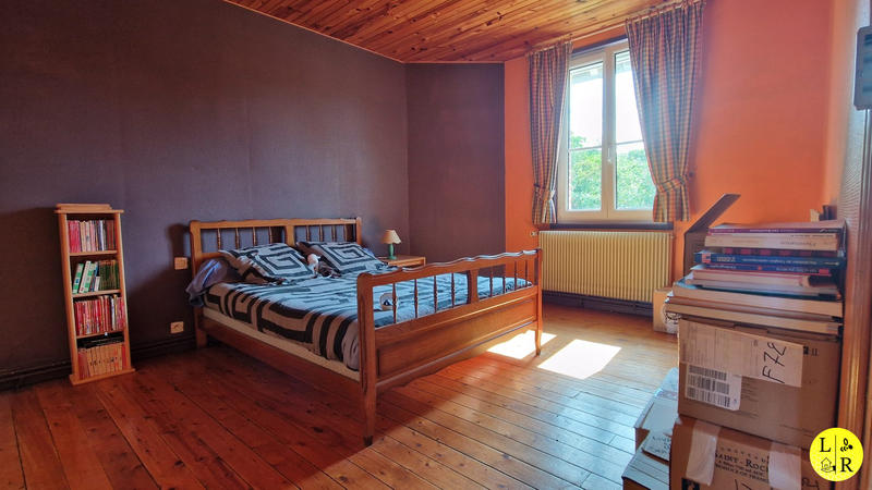 Maison - 241 m² - 8 pièces