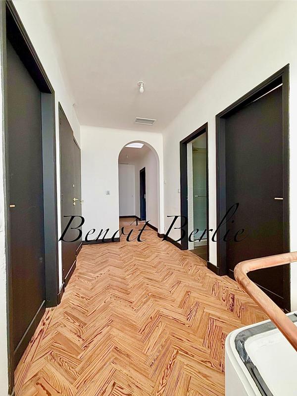 Maison - 217 m² - 7 pièces