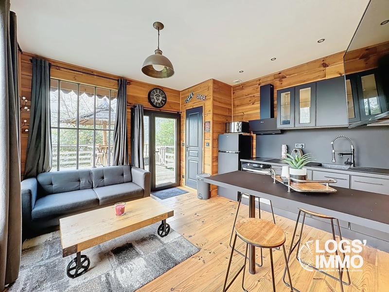 Maison - 320 m² - 27 pièces