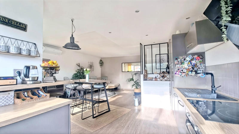 Appartement - 93 m² - 5 pièces