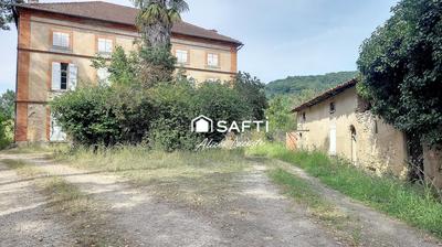 Maison - 400 m² - 12 pièces