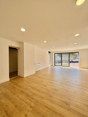 Local commercial - 121 m² - 2 pièces