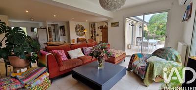 Maison - 137 m² - 7 pièces