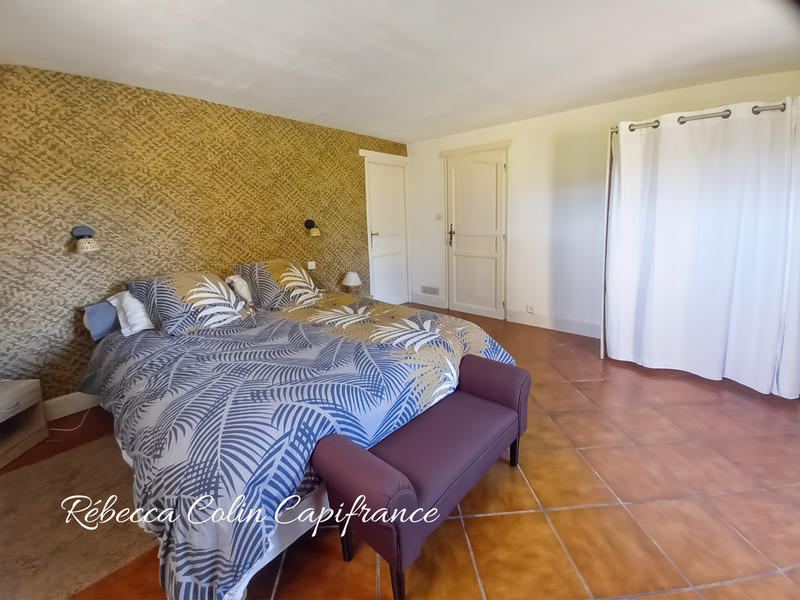 Maison - 199 m² - 9 pièces