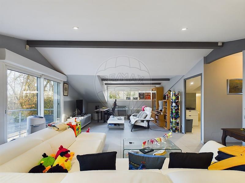 Propriété - 700 m² - 11 pièces