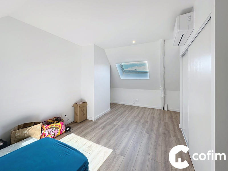 Maison - 203 m² - 7 pièces