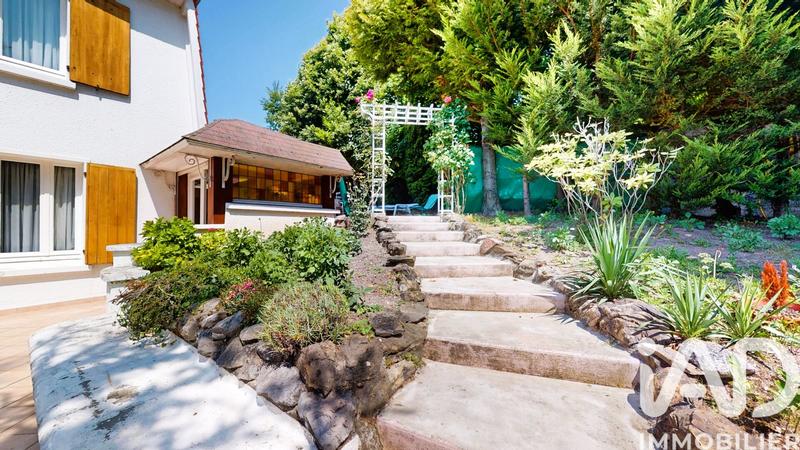 Maison de ville - 201 m² - 8 pièces