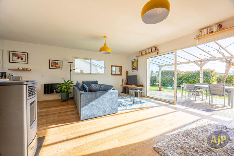 Maison - 95 m² - 5 pièces