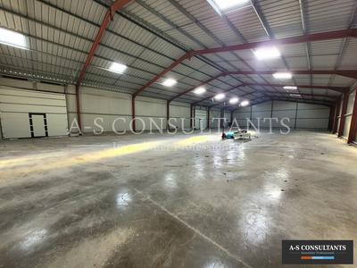 Local d'activité / Entrepôt - 210 m²