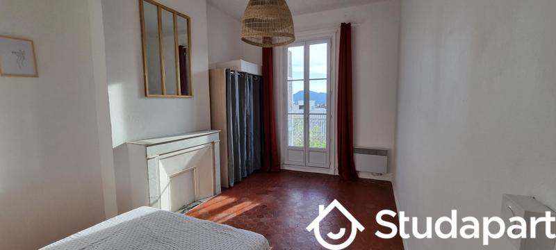 Chambre - 11 m² - 1 pièce