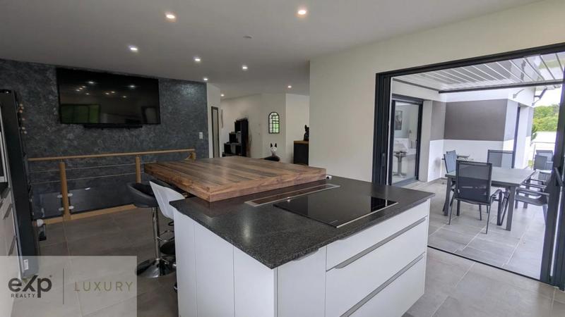 Propriété - 180 m² - 6 pièces