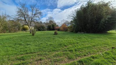 Terrain constructible - 789 m²