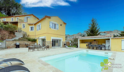 Villa - 180 m² - 6 pièces