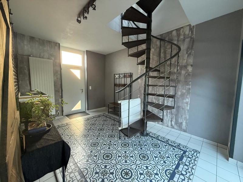 Maison - 199 m² - 7 pièces