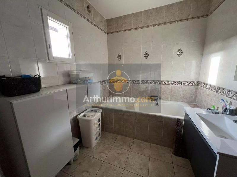 Maison - 225 m² - 12 pièces