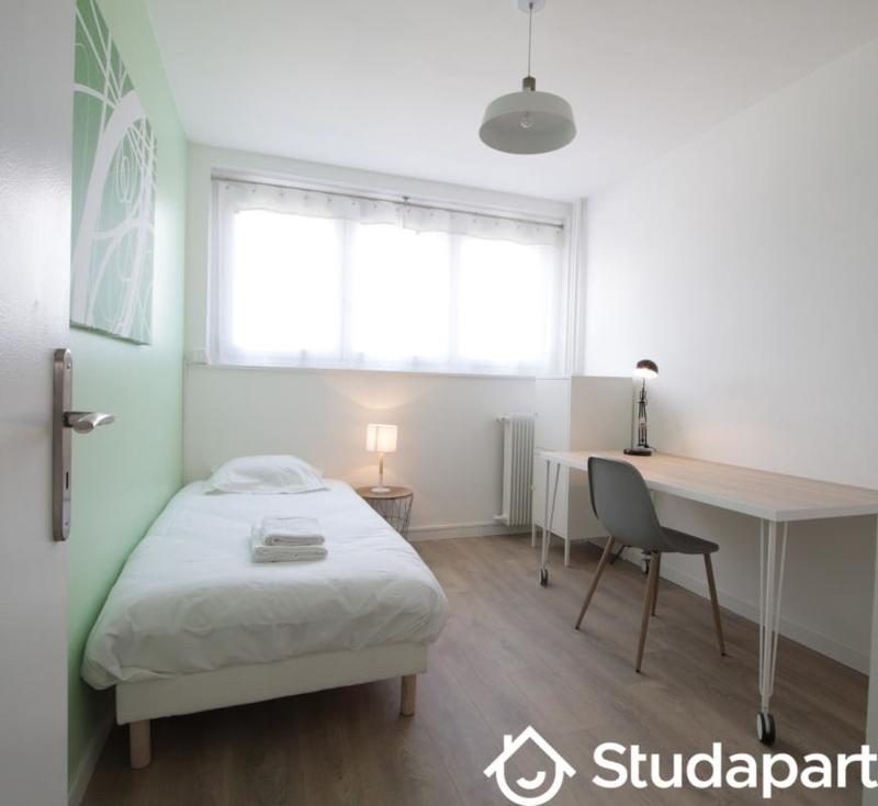 Chambre - 10 m² - 1 pièce