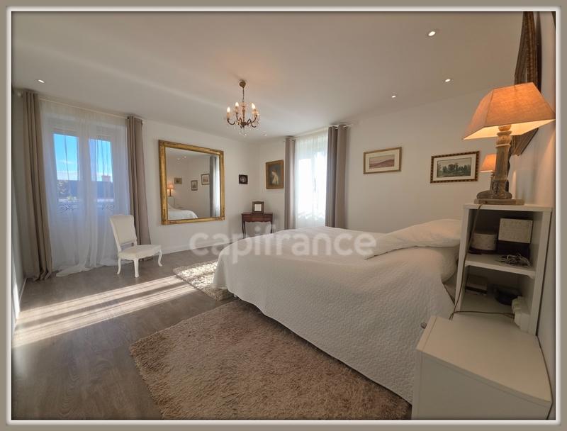 Maison bourgeoise - 266 m² - 10 pièces
