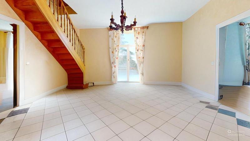 Maison - 260 m² - 8 pièces