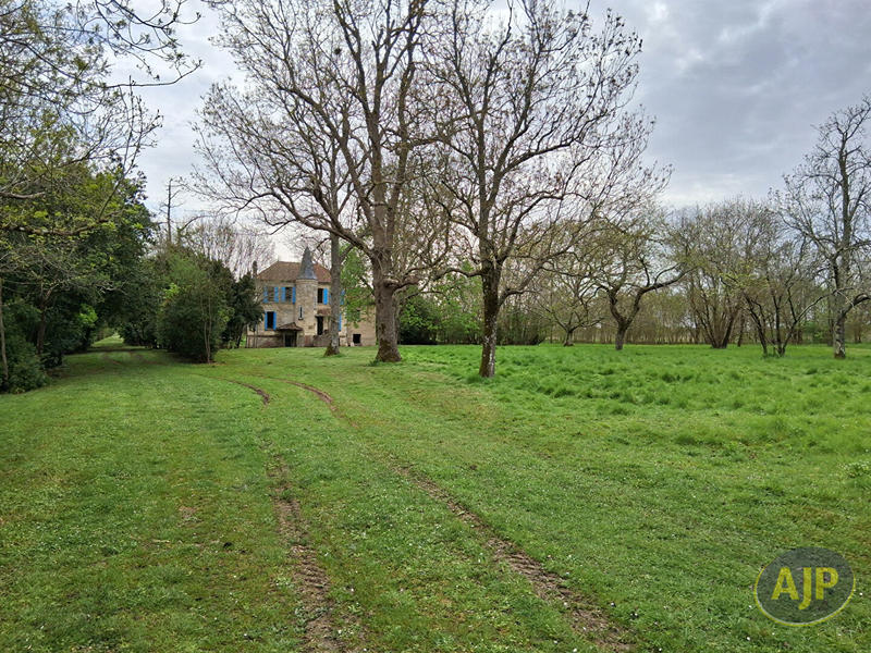 Immeuble - 30 pièces