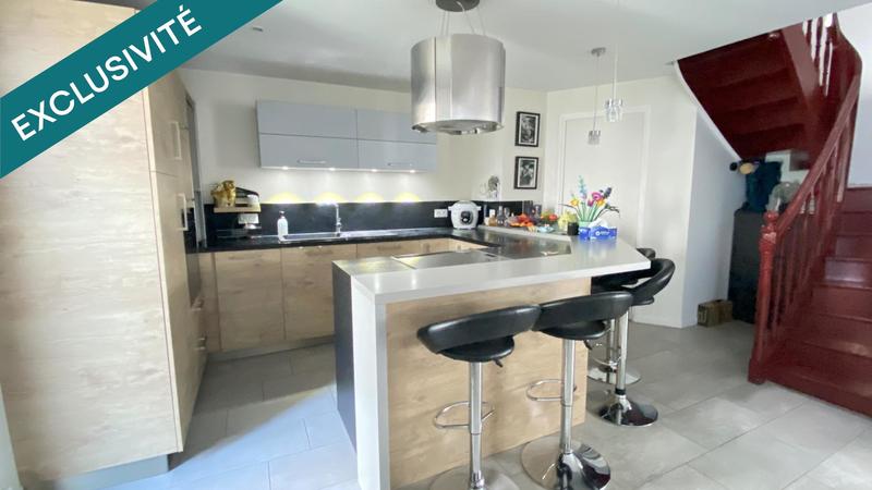 Maison - 161 m² - 8 pièces