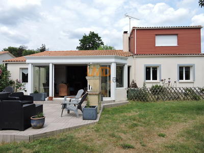 Maison - 179 m² - 8 pièces