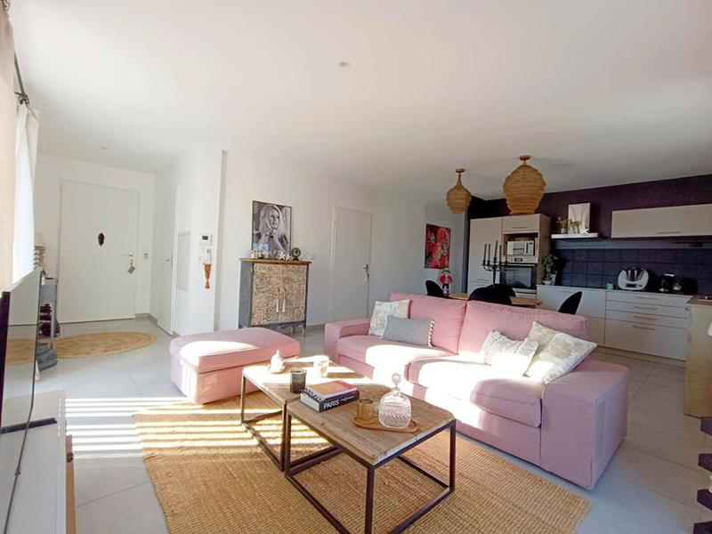 Appartement - 75 m² - 3 pièces