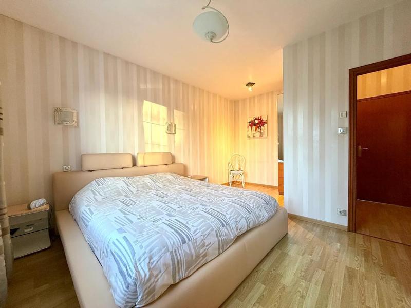 Maison - 210 m² - 6 pièces