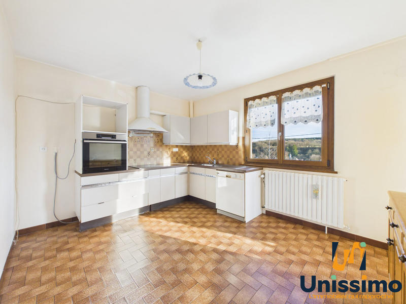 Maison - 177 m² - 7 pièces