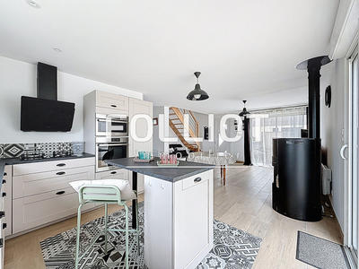 Maison - 94 m² - 5 pièces