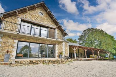 Propriété - 274 m² - 8 pièces