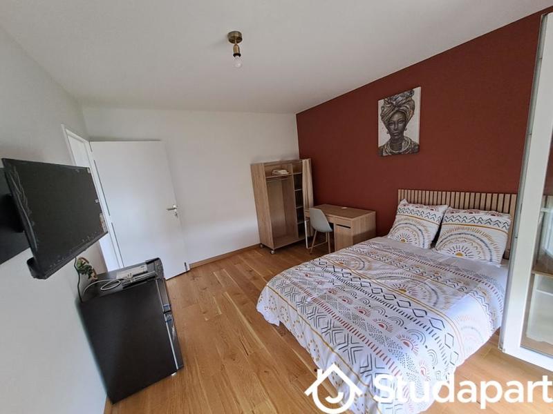 Chambre - 13 m² - 1 pièce