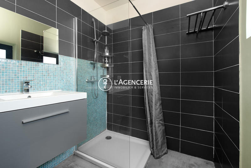 Maison - 321 m² - 6 pièces