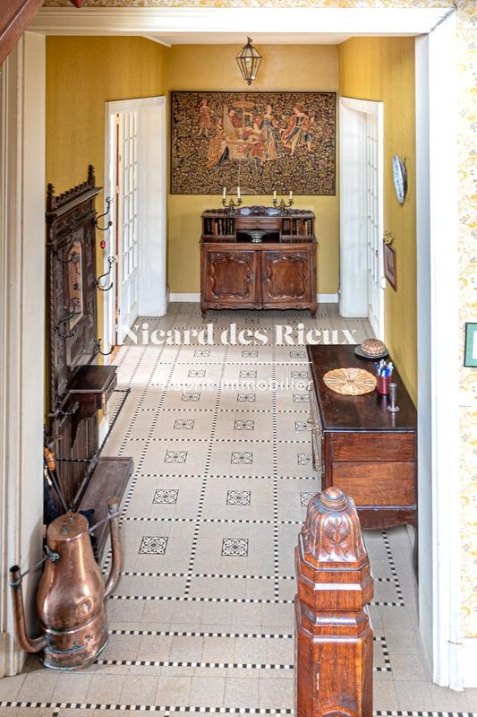 Maison - 344 m² - 12 pièces