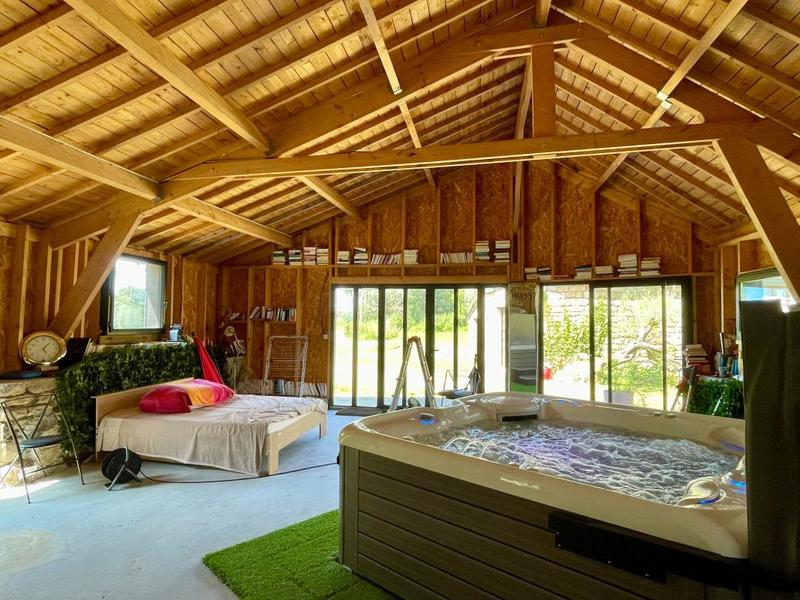 Maison - 247 m² - 7 pièces