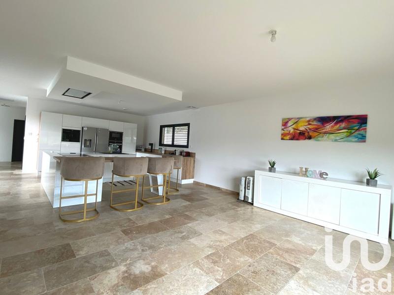 Maison - 212 m² - 6 pièces