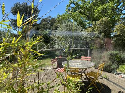 Maison traditionnelle - 190 m² - 7 pièces