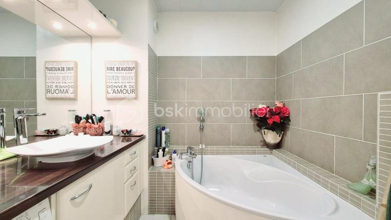 Appartement - 79 m² - 5 pièces