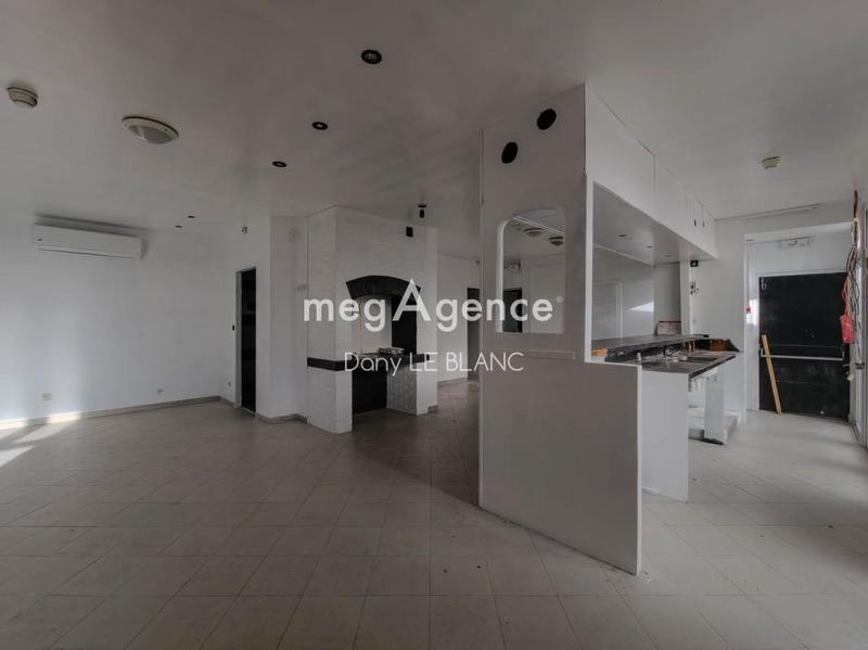 Local commercial - 200 m² - 6 pièces