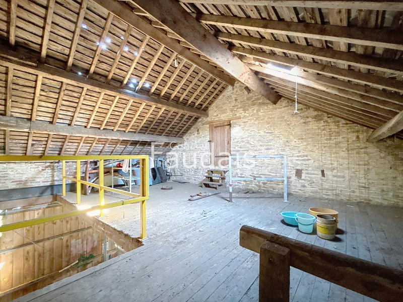 Maison - 636 m² - 3 pièces