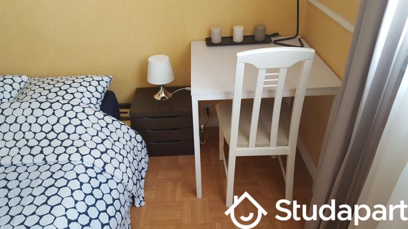 Chambre - 14 m² - 1 pièce