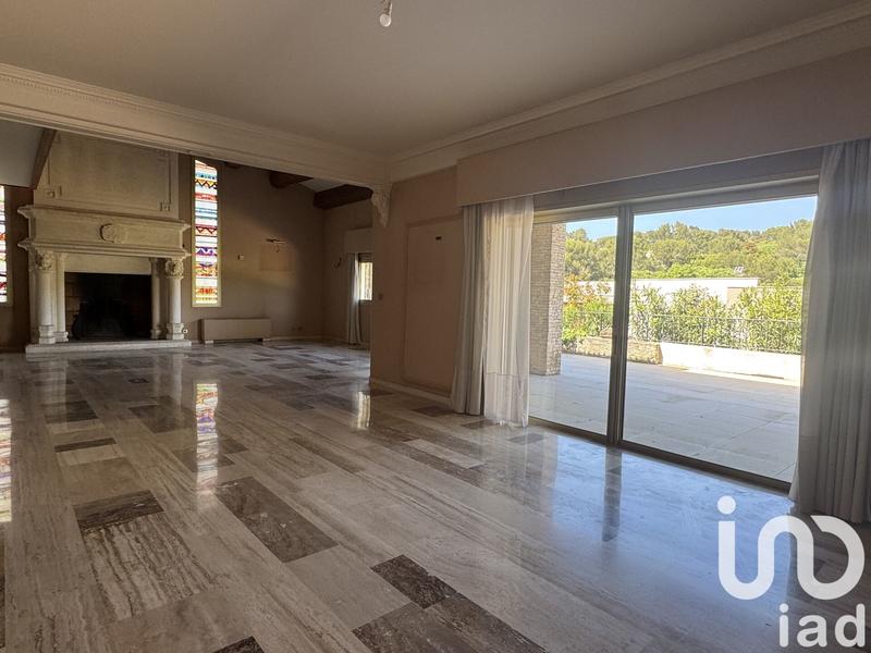 Maison - 390 m² - 8 pièces