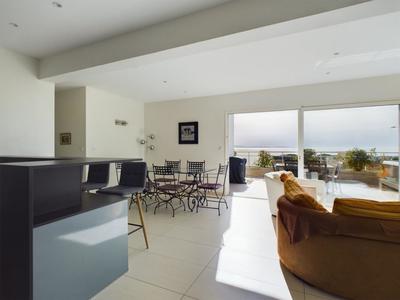 Appartement - 96 m² - 5 pièces