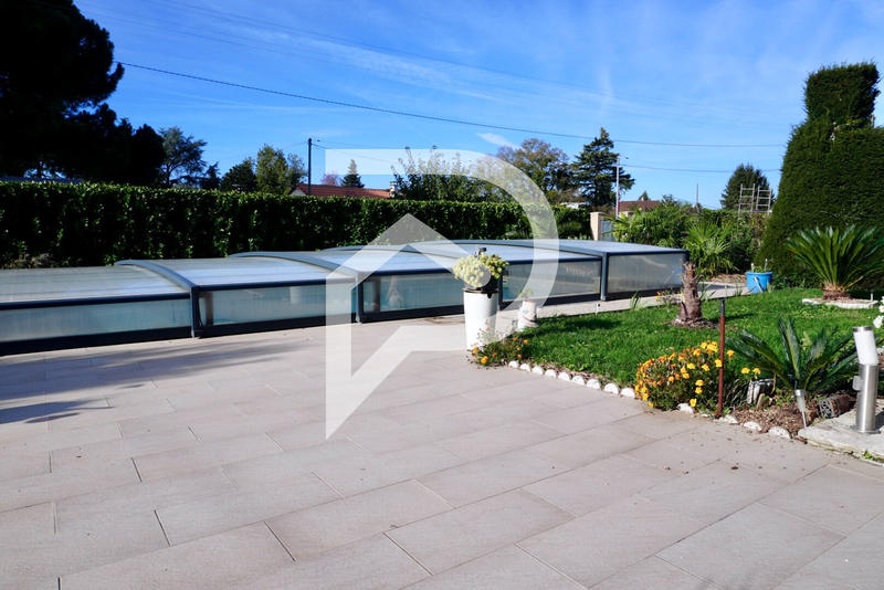 Maison - 181 m² - 7 pièces